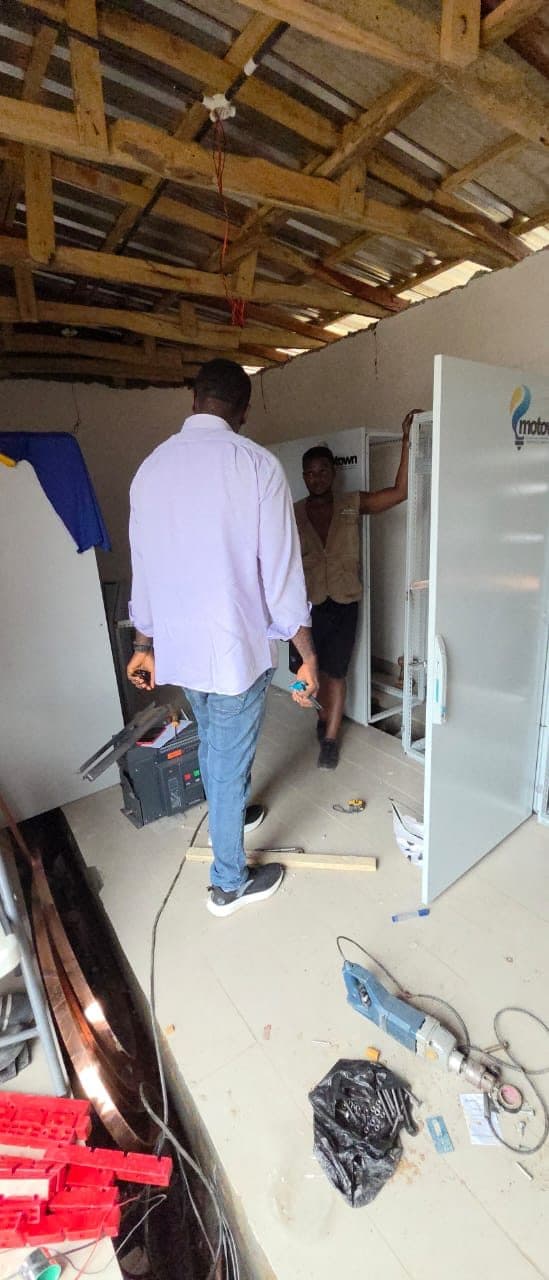 Positioning a distribution enclosure