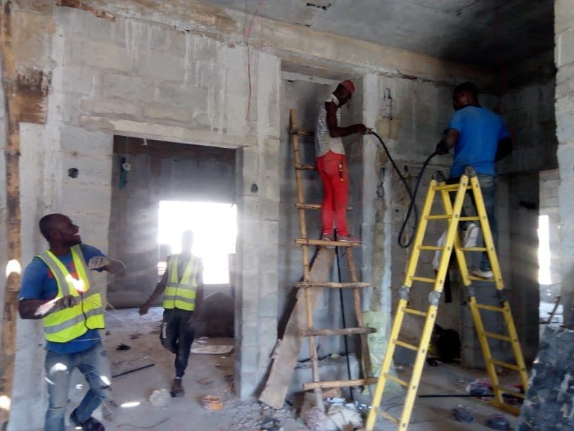 Ladder work during first fix