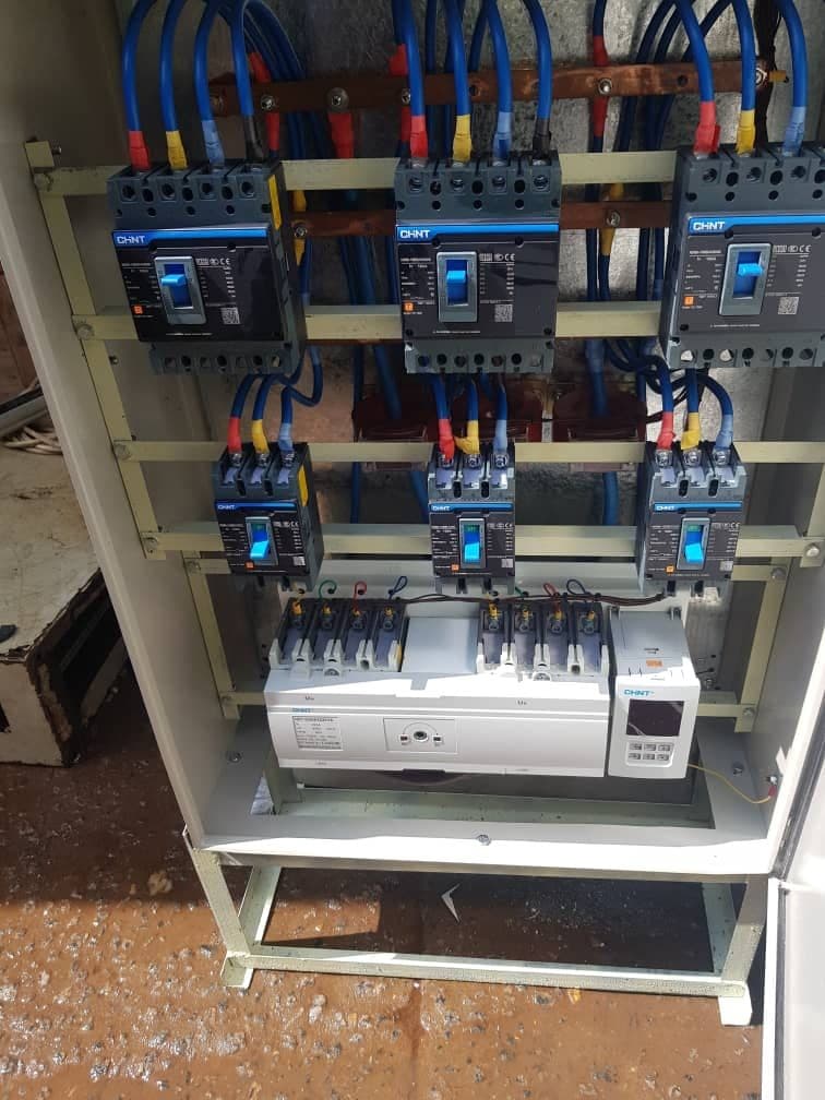 Moulded-case circuit breakers on a new board