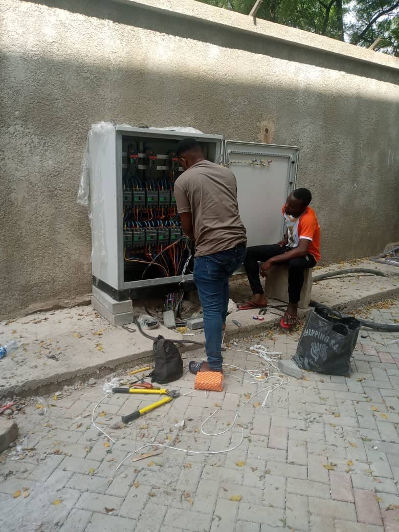 Outdoor distribution cabinet installation