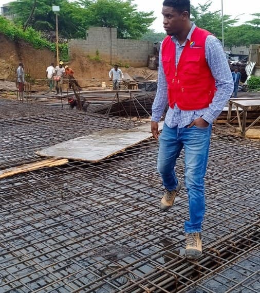Site supervision during first fix